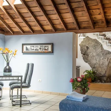 Lovely On 2 Floors With Sea View Apartament *